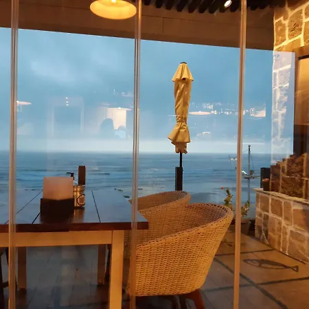 Az Beach House וילה