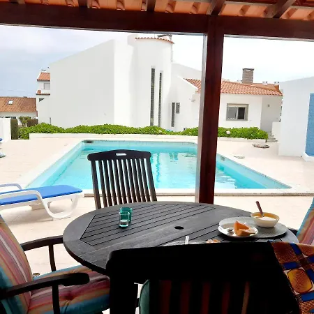 Az Beach House וילה